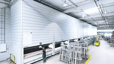 SSI LOGIMAT vertikális tárolóautomata a VBH-nál